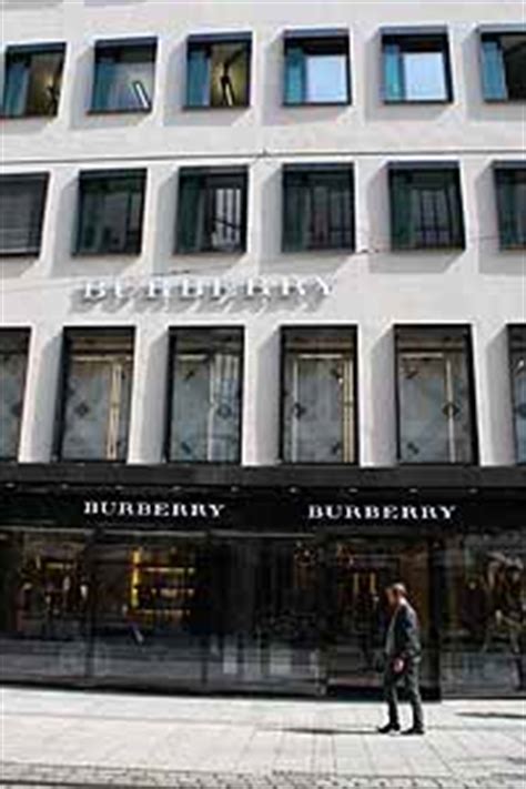 burberry münchen eröffnung|Burberry in München wieder eröffnet .